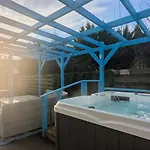 Gated Community 4 Bedroom Country & Escape 펜션 고리