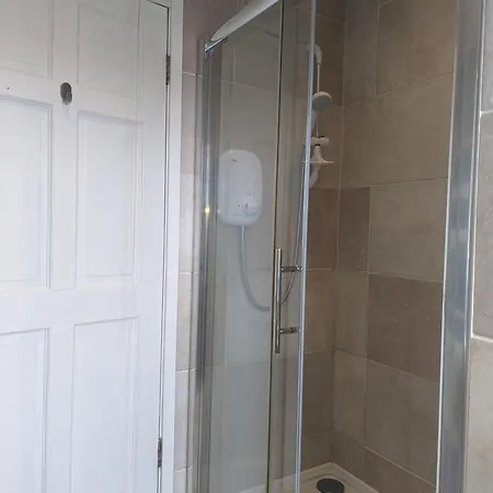 Gated Community 4 Bedroom Country & Escape