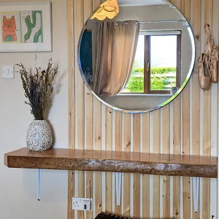 Gated Community 4 Bedroom Country & Escape * Гори