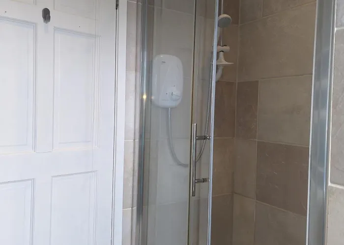 Gated Community 4 Bedroom Country & Escape